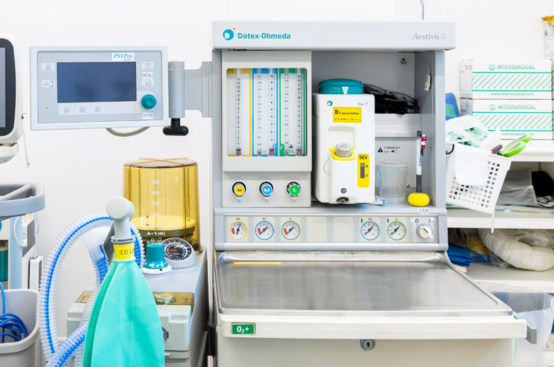 麻酔専門医による全身麻酔。痛みを感じない日帰り手術